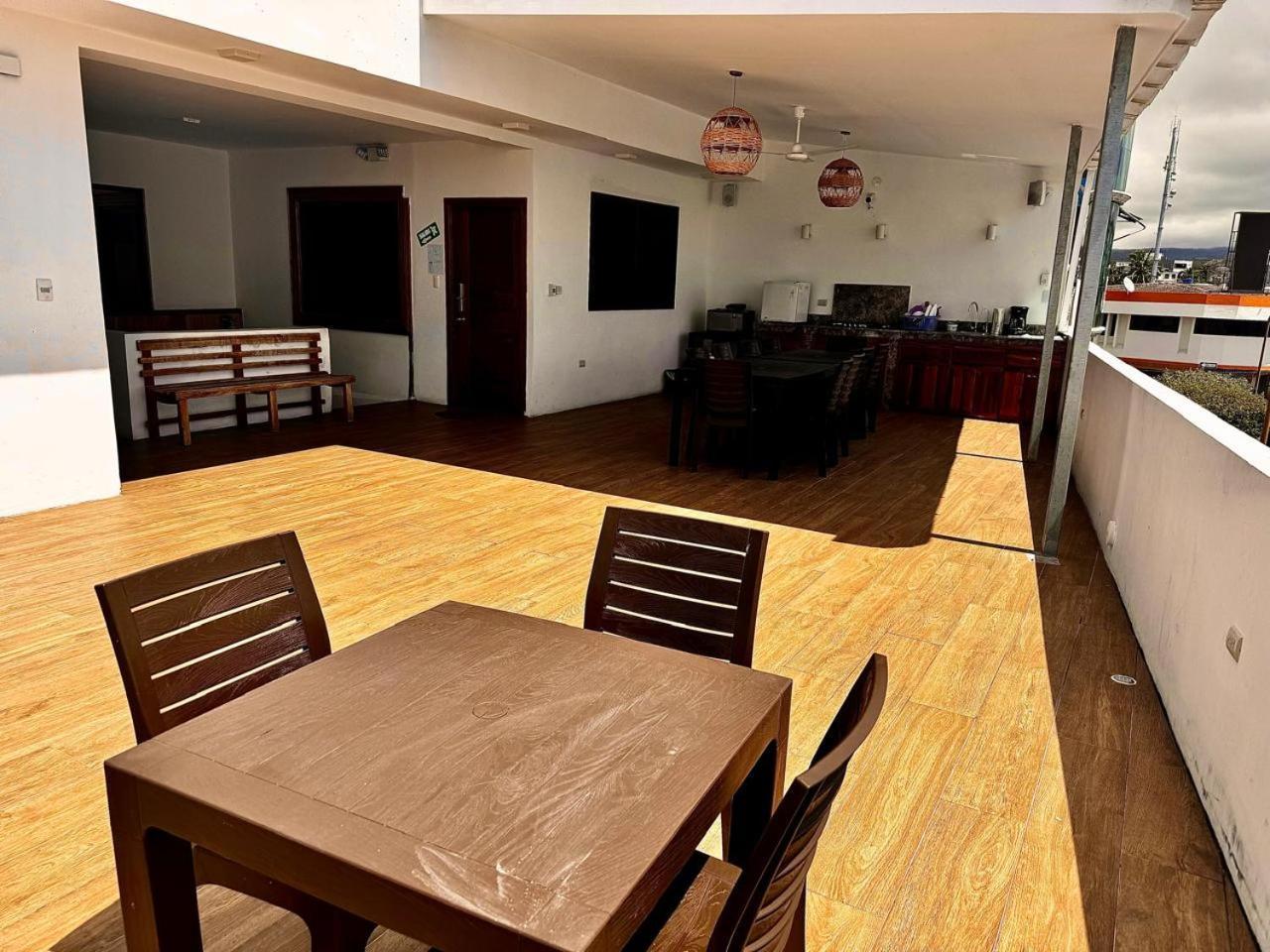 Hostal Muyuyo Puerto Ayora  Buitenkant foto