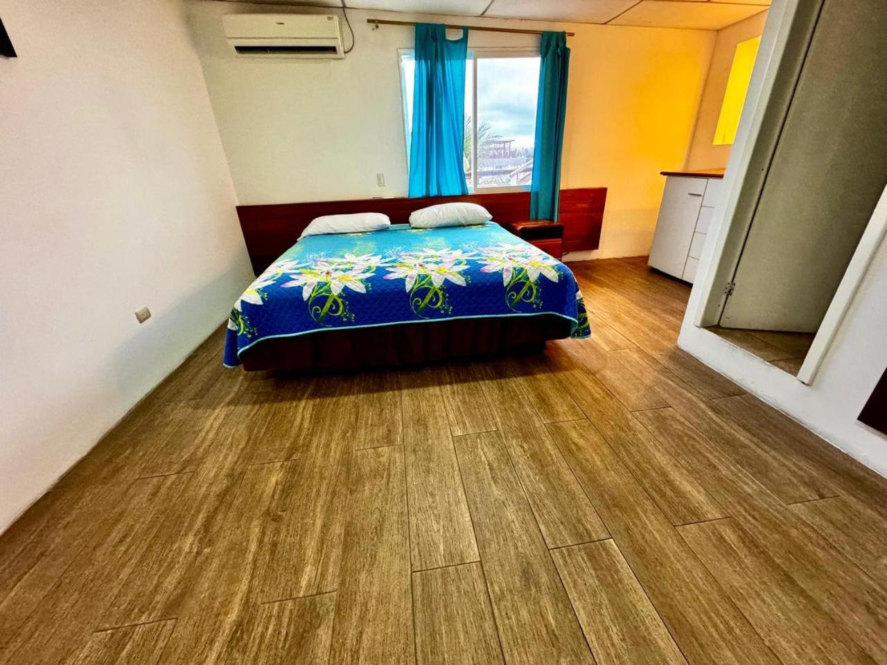Hostal Muyuyo Puerto Ayora  Buitenkant foto