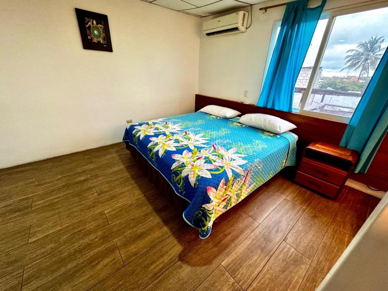 Hostal Muyuyo Puerto Ayora  Buitenkant foto