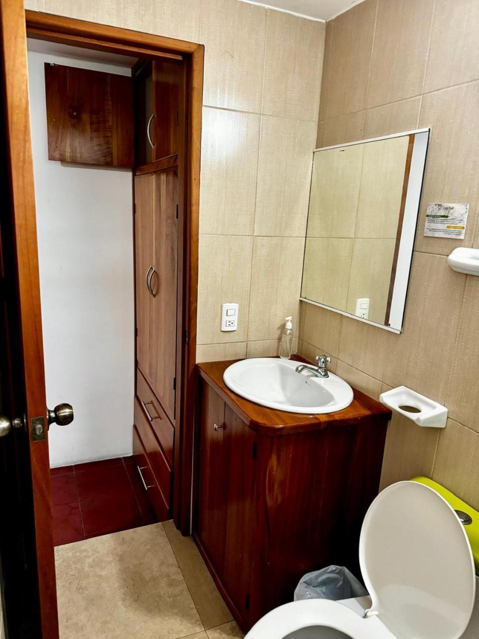 Hostal Muyuyo Puerto Ayora  Buitenkant foto