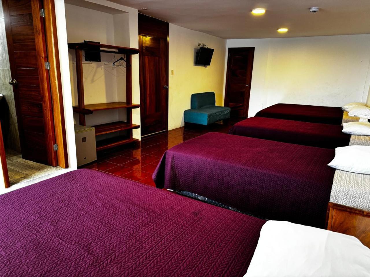 Hostal Muyuyo Puerto Ayora  Buitenkant foto