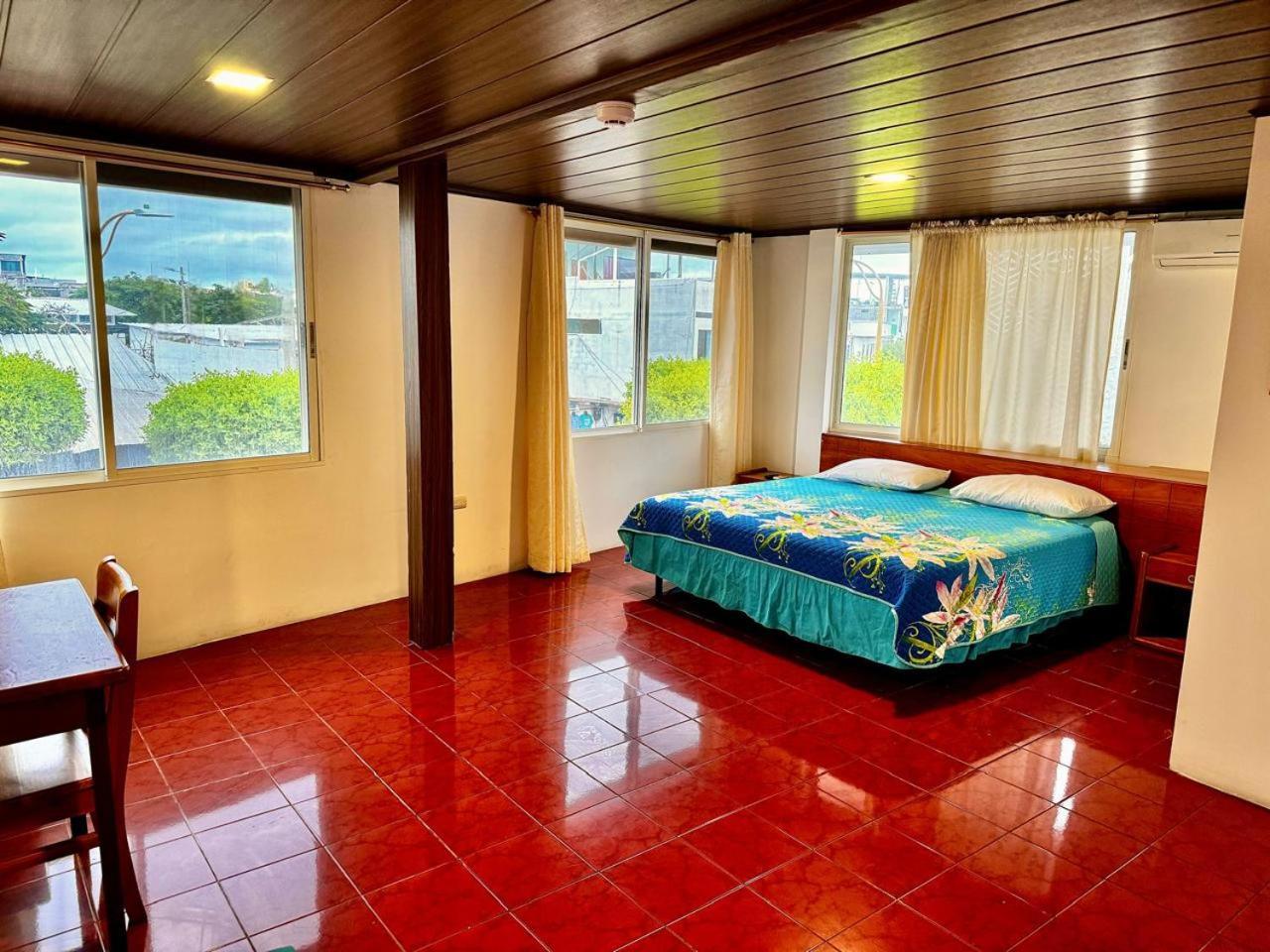 Hostal Muyuyo Puerto Ayora  Buitenkant foto