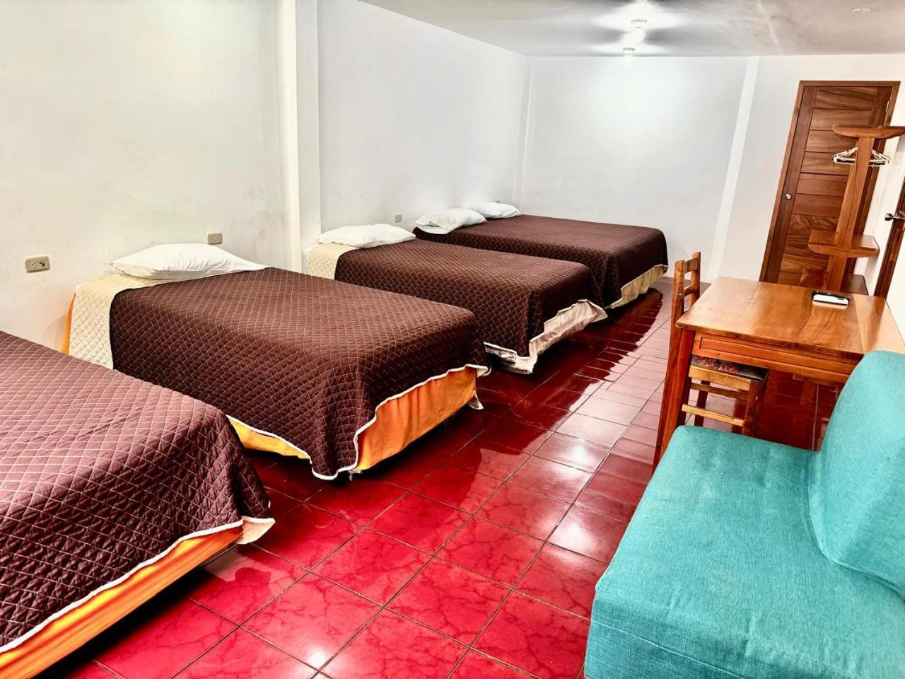 Hostal Muyuyo Puerto Ayora  Buitenkant foto
